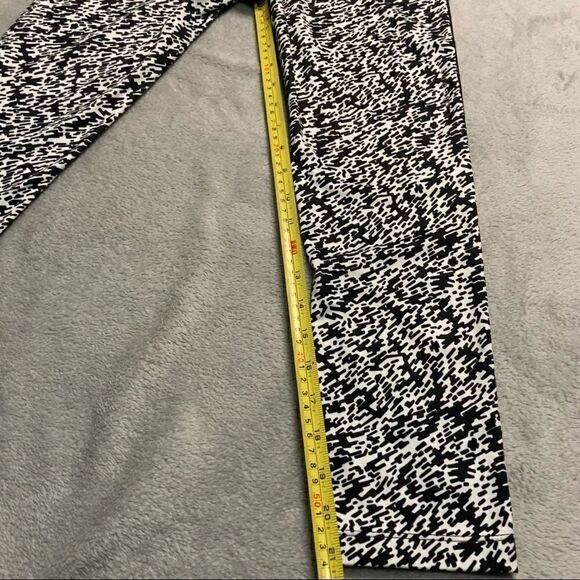 Nike, Pronto ESSENTIAL Printed Running 7/8 Leggings Tight Pants, Women's X-Small - Picture 12 of 15